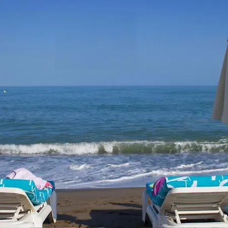 Apartamento Precioso ático Con Terraza En Plaza De Andalucia